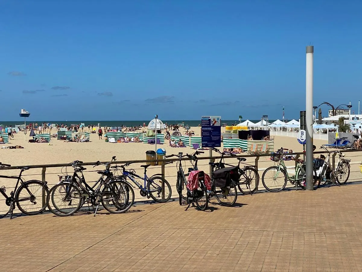 Panoramic View On Beach, Ships, Sea - Place To Be Oostende Appartement