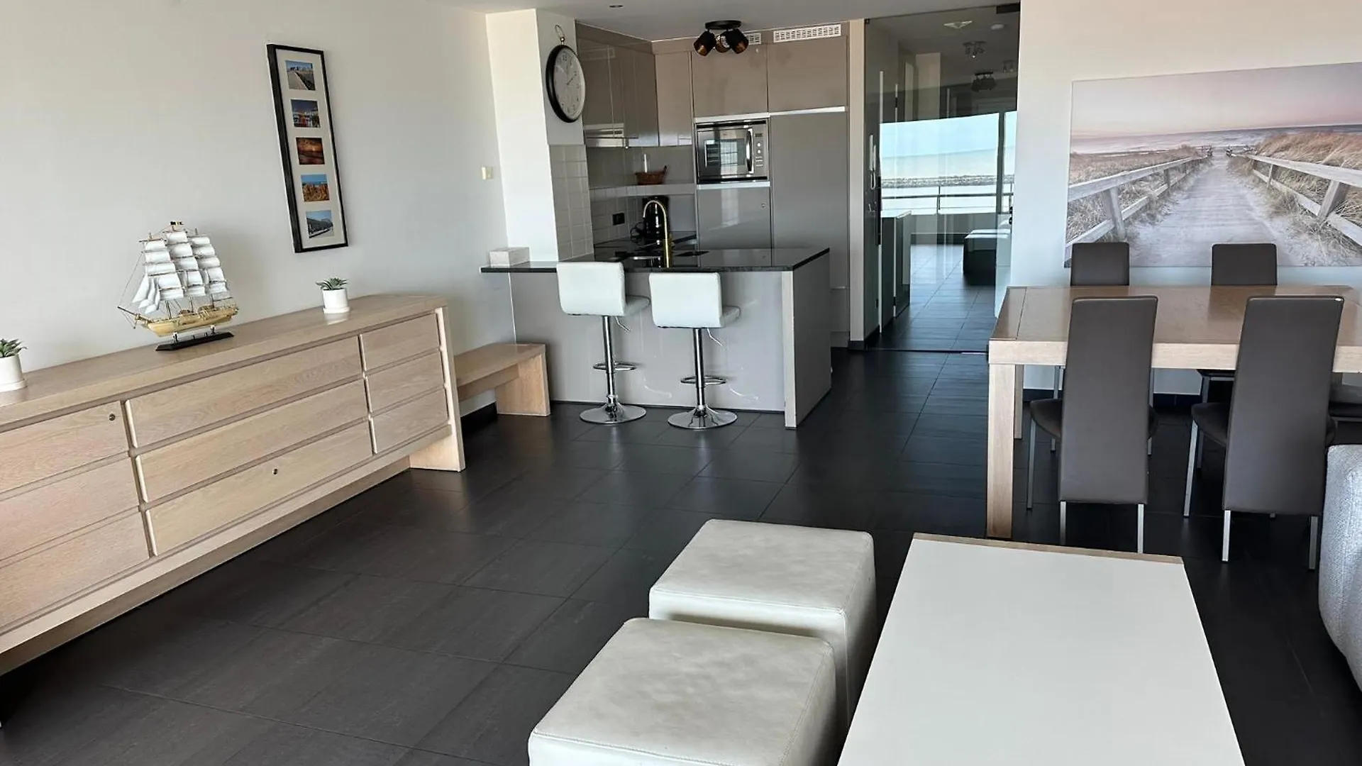 Panoramic View On Beach, Ships, Sea - Place To Be Oostende Appartement